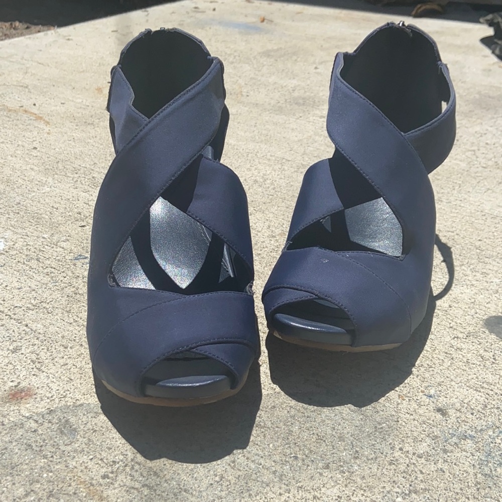 Easy Spirit Navy Renske Peep Toe Heels